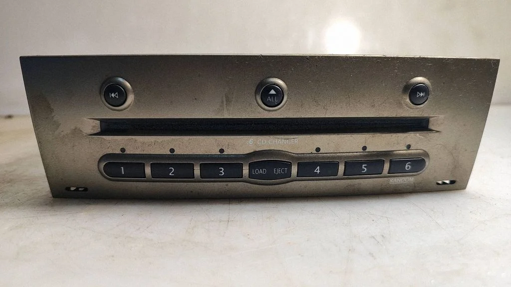 Radio/CD/DVD/GPS head unit – Renault Megane II (2006-2008)