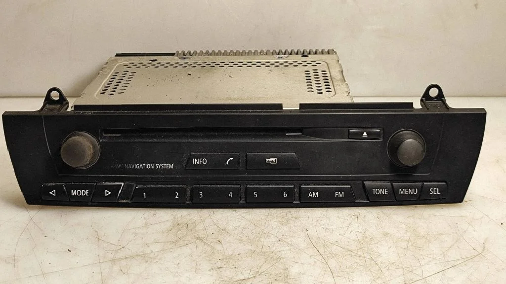 Radio, odtwarzacz CD/DVD, nawigacja 6987176