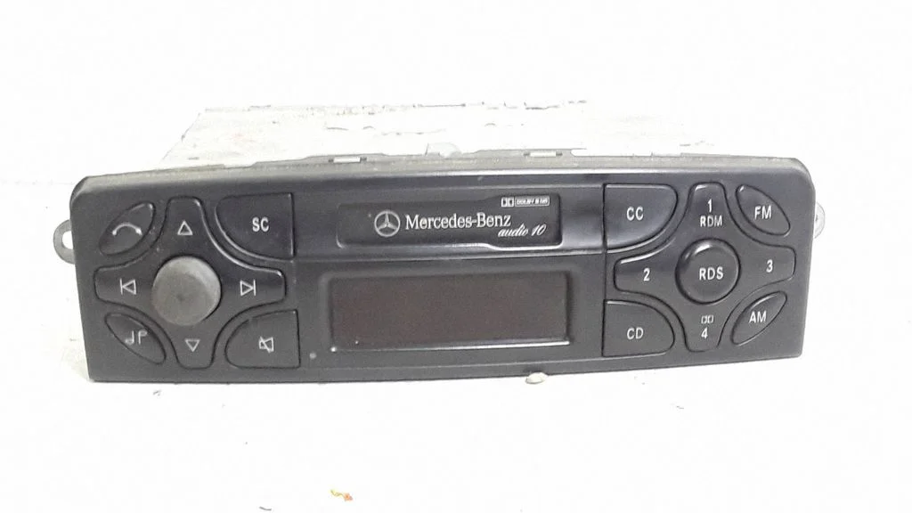 Radio/CD/DVD/GPS head unit – Mercedes-Benz C-Class W203 (2000-2007)