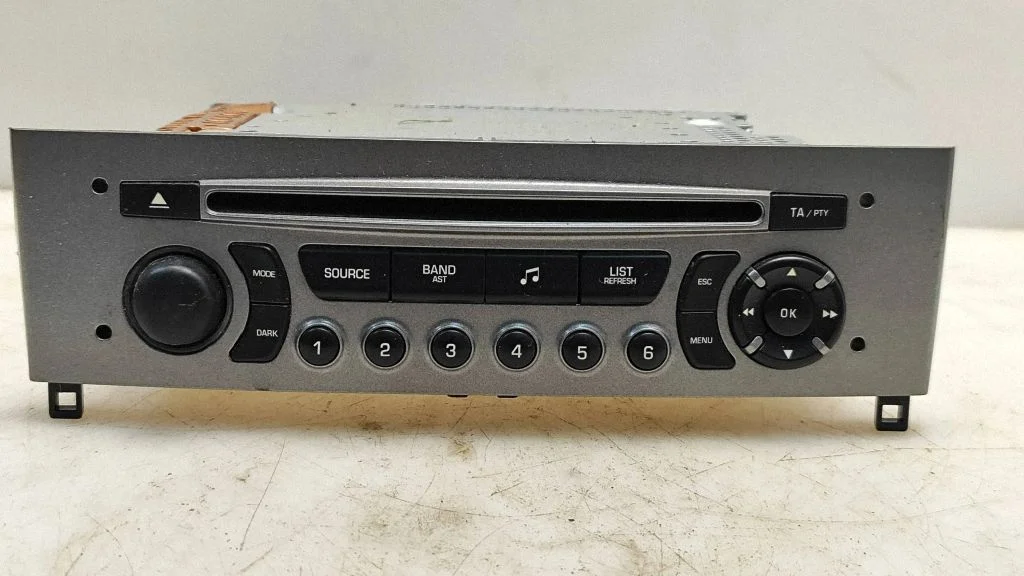 Radio/CD/DVD/GPS head unit 96650205