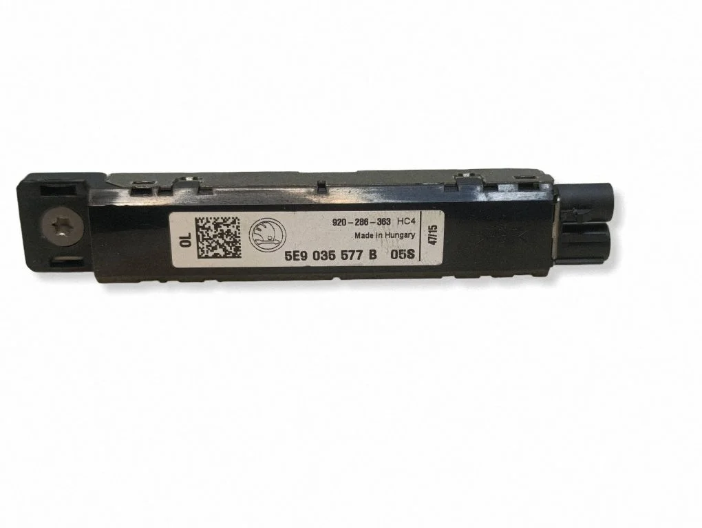 Aerial antenna amplifier – Skoda Octavia Mk3 (5E) (2013-2019)