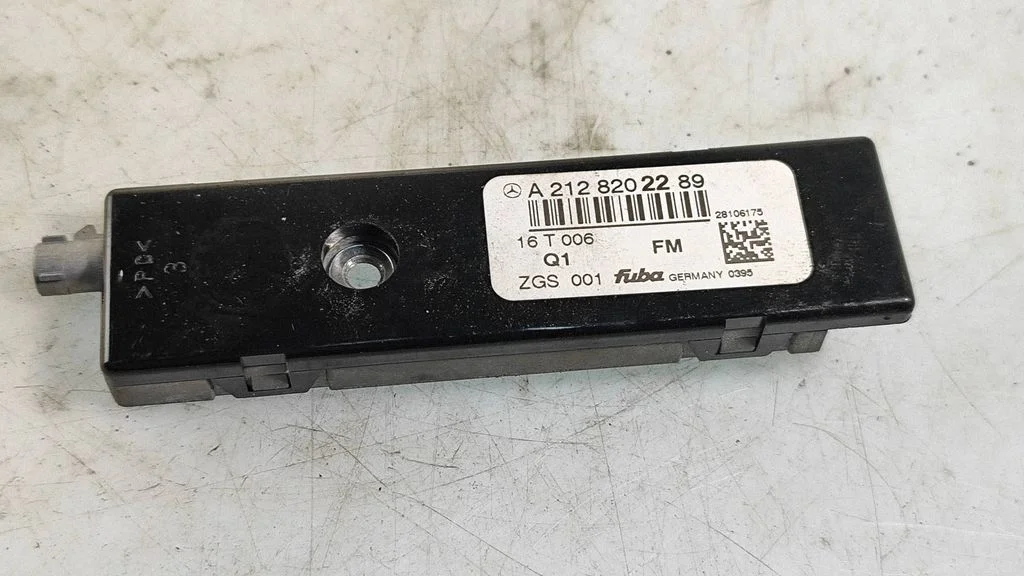 Aerial antenna amplifier – Mercedes-Benz E-Class W212 (2009-2016)