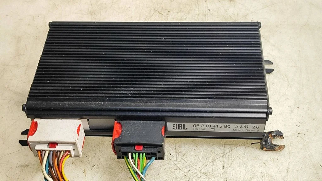 Sound amplifier