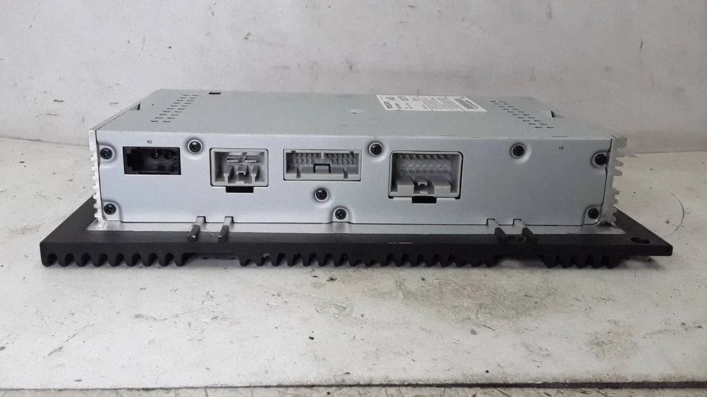 Sound amplifier – Volvo V50 (2004-2007)