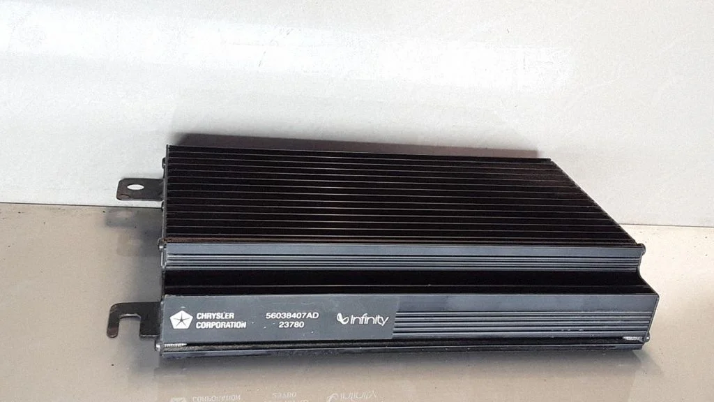 Sound amplifier – Jeep Grand Cherokee (WJ) (1999-2004)