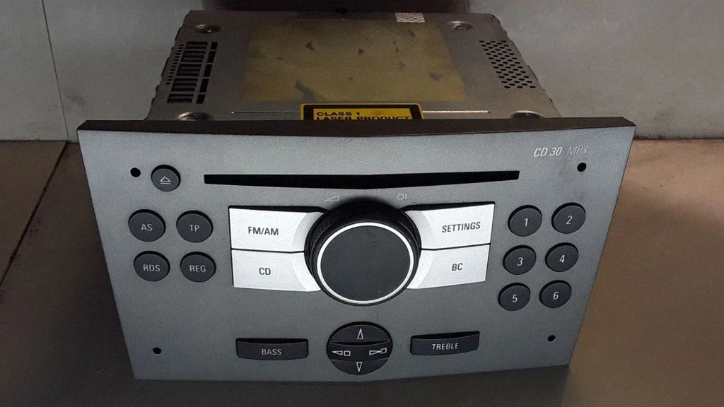 Radio/CD/DVD/GPS head unit 7643103310