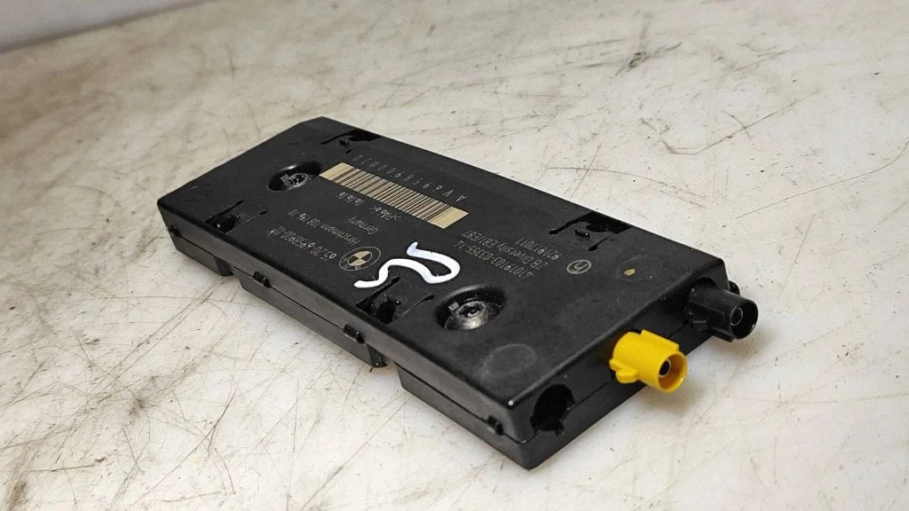 Aerial antenna amplifier – BMW 1 Series E81 E87 (2004-2011)