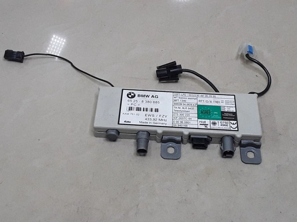 Aerial antenna amplifier – BMW 5 Series E39 (1996-2003)