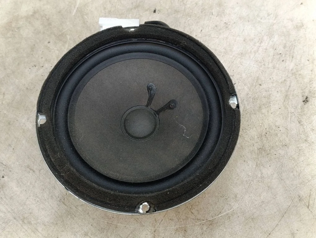 Front door speaker 963002B000
