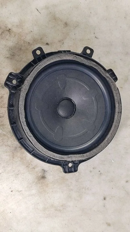Front door speaker – right