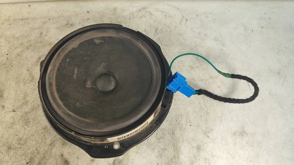 Front door speaker A2048203102