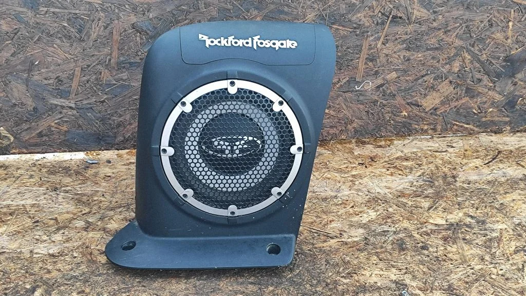 Subwoofer speaker – Mitsubishi Outlander (2007-2012)