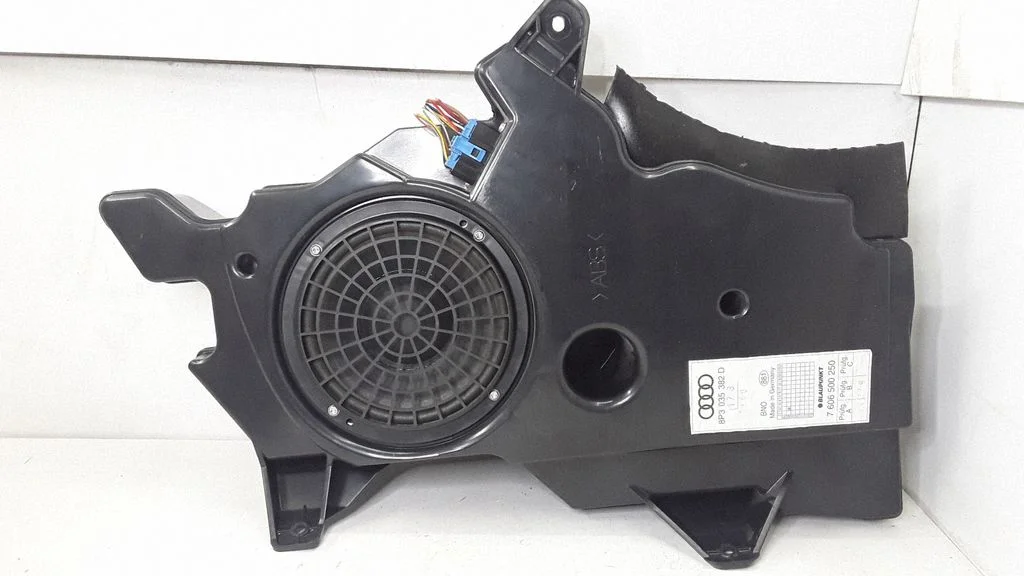 Subwoofer speaker – Audi A3 S3 8P (2003-2012)