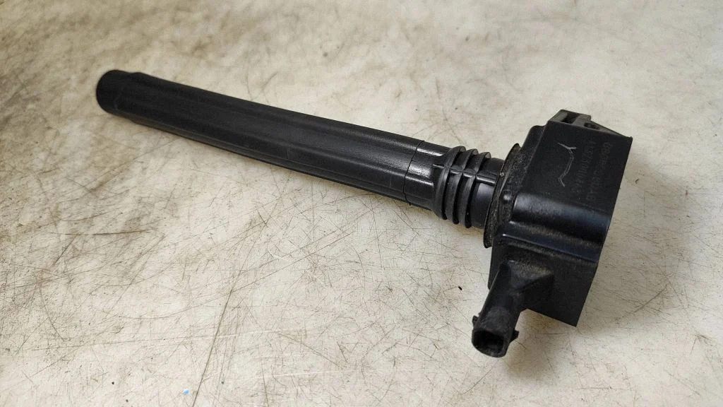 High voltage ignition coil 68080580AB