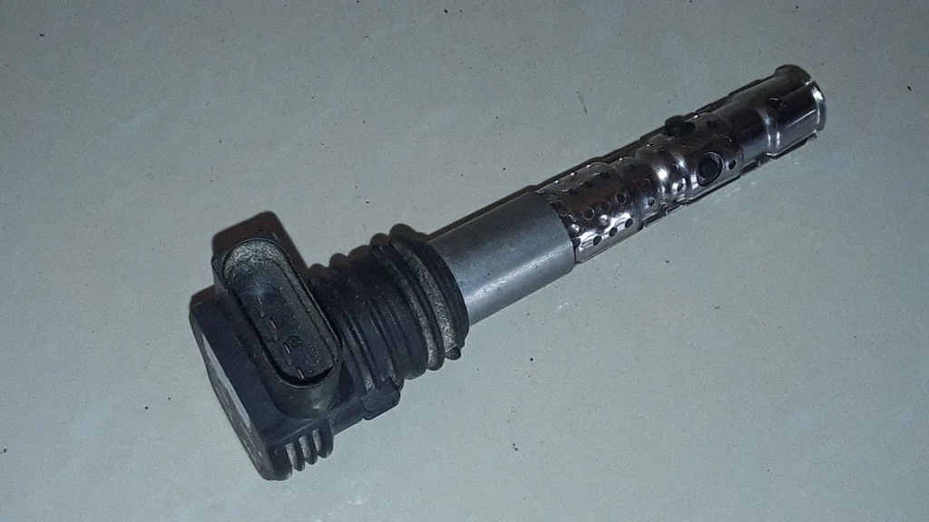 Cewka zapłonowa 06B905113L