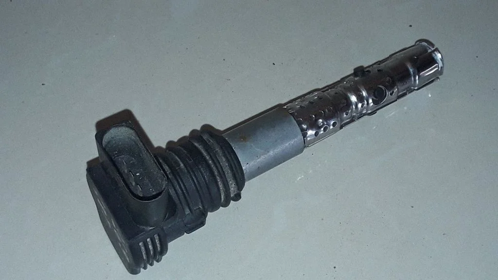 Cewka zapłonowa 06B905115L