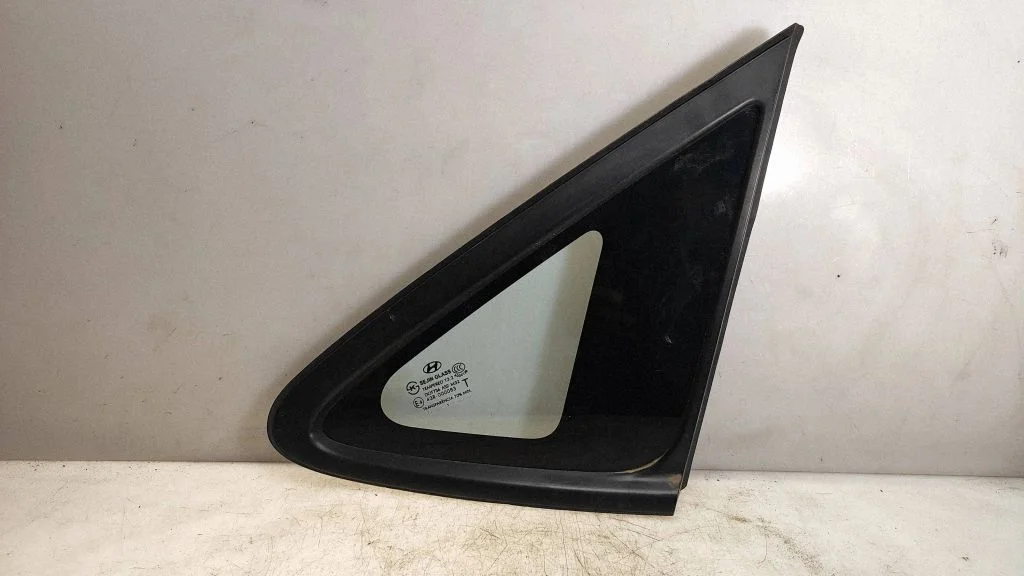 Rear side window