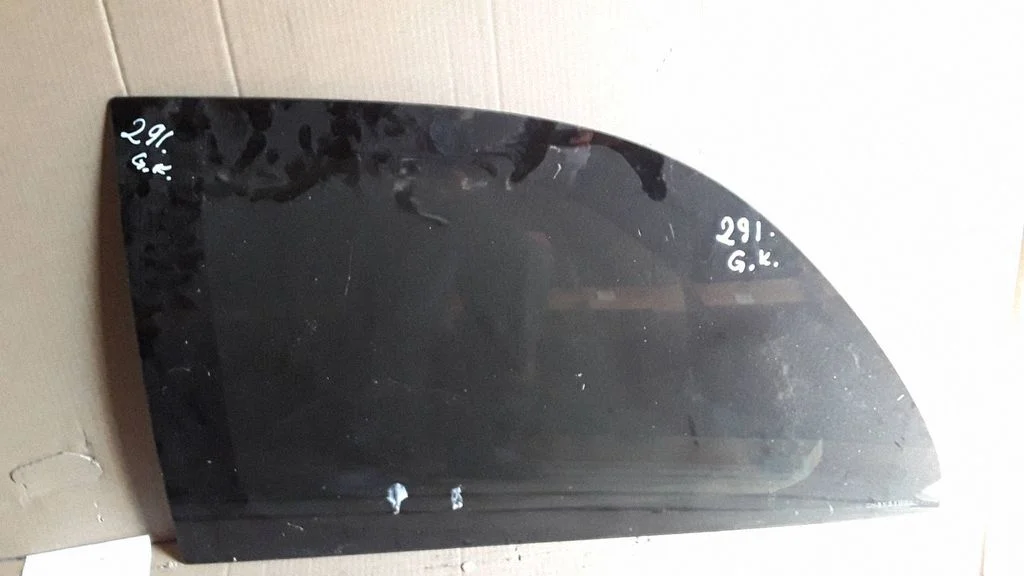 Rear side window – Chrysler Grand Voyager IV (2001-2007)