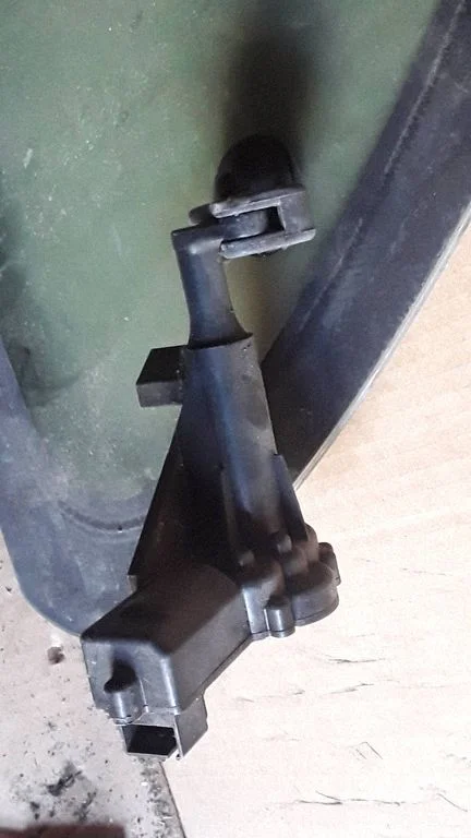 Rear side window – Chrysler Grand Voyager III (1995-2000)