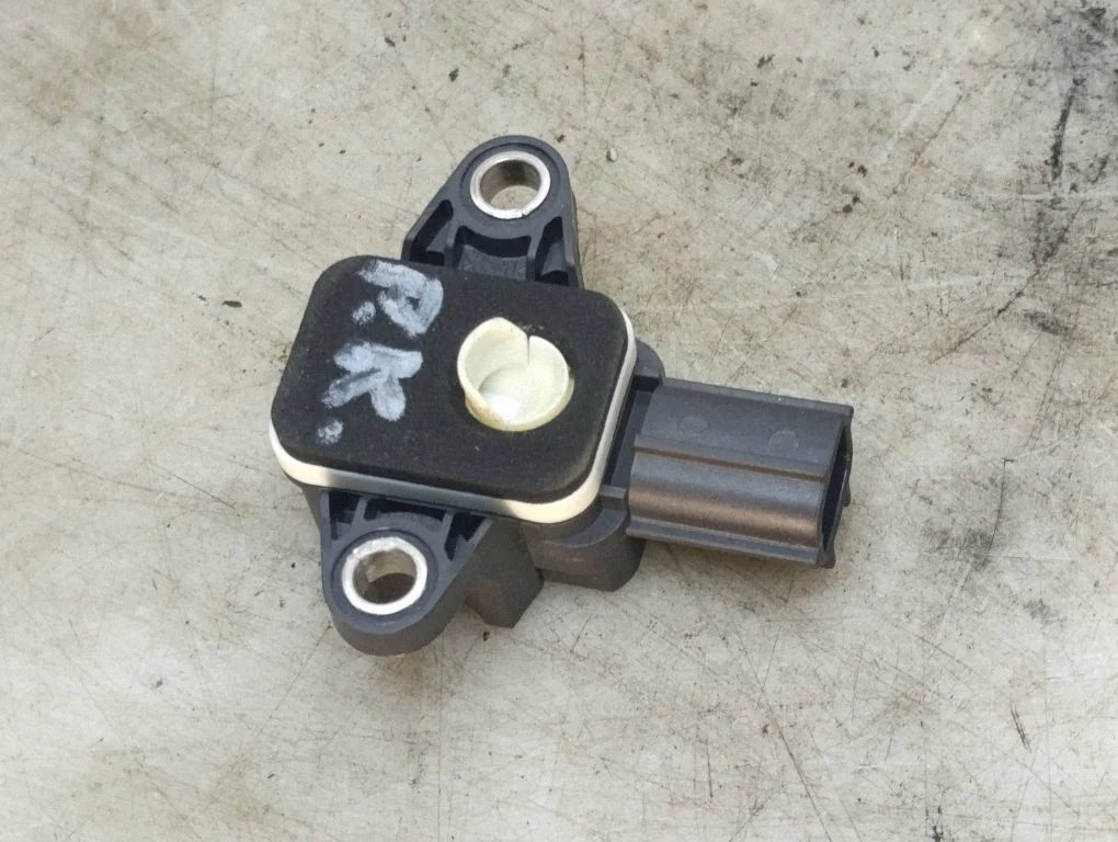 Airbag deployment crash/impact sensor 8P0955557