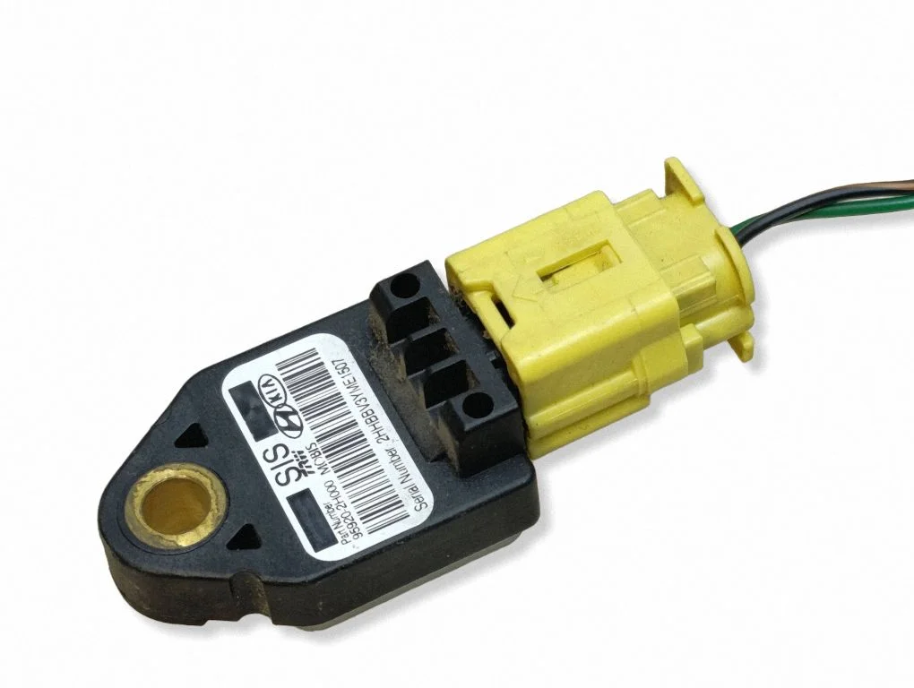 Airbag deployment crash/impact sensor – KIA Ceed (2006-2012)