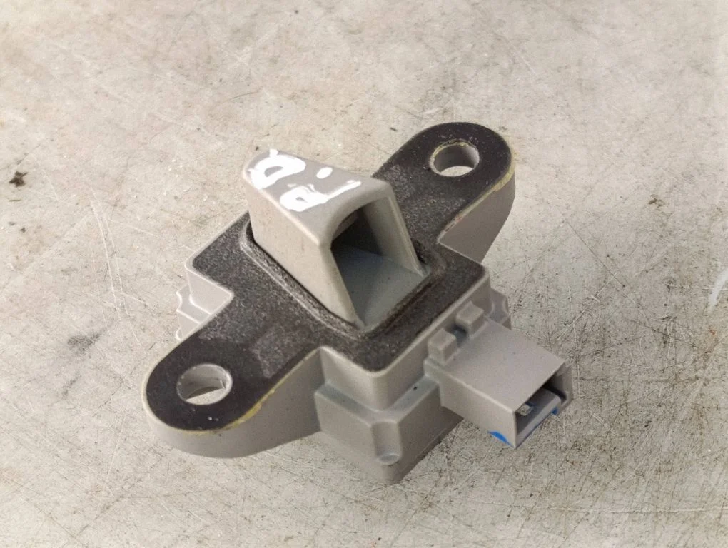 Drošības spilvenu trieciena sensors A2048210651