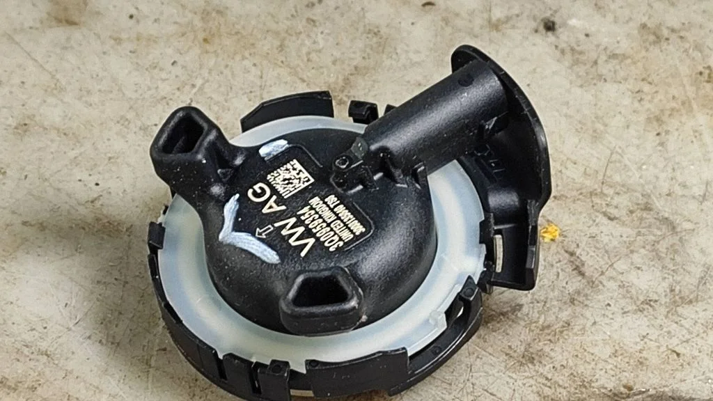Airbag deployment crash/impact sensor – Skoda Octavia Mk3 (5E) (2013-2019)