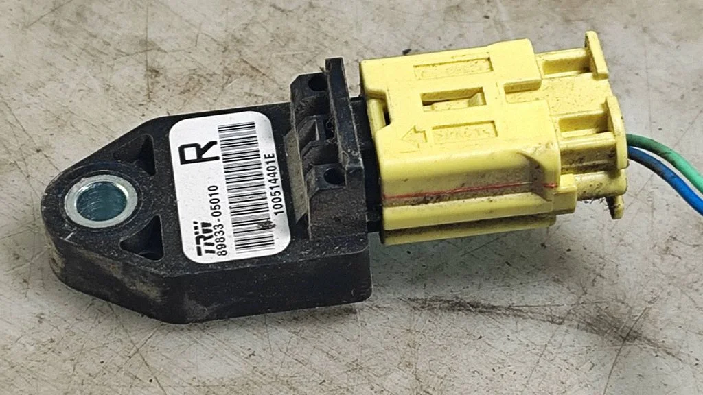 Airbag deployment crash/impact sensor 8983305010