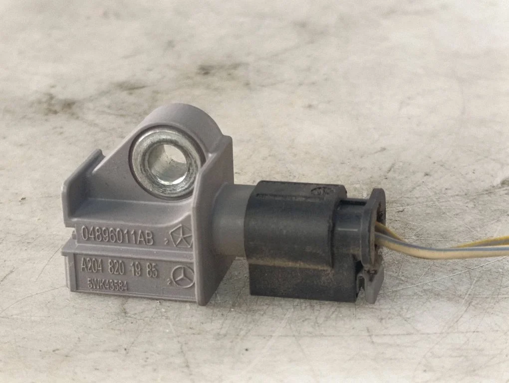 Drošības spilvenu trieciena sensors 04896011AB