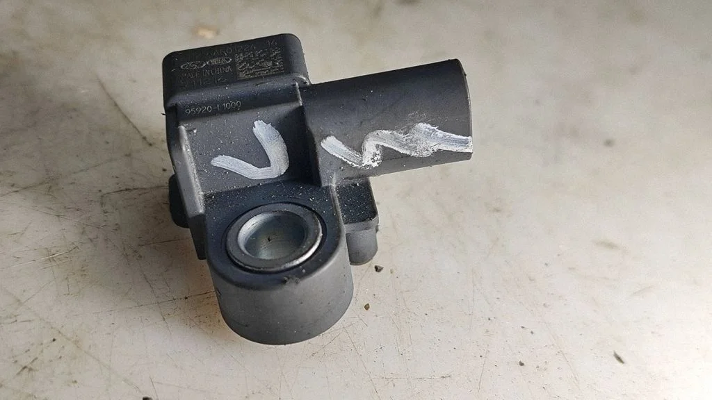 Airbag deployment crash/impact sensor – KIA EV6 (2021-)