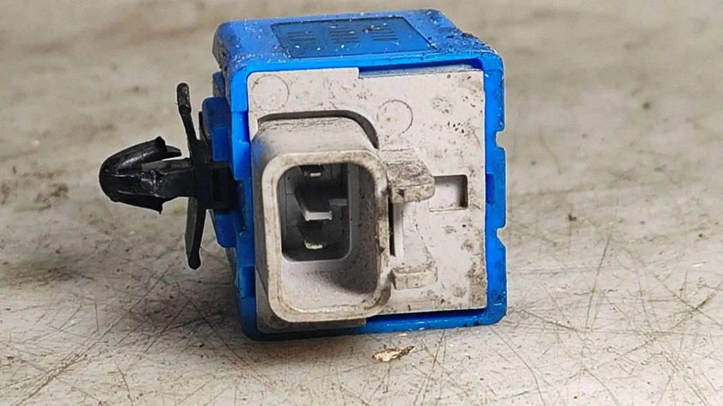 Airbag deployment crash/impact sensor – KIA EV6 (2021-)