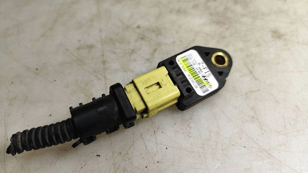 Airbag deployment crash/impact sensor – KIA Ceed (2006-2012)