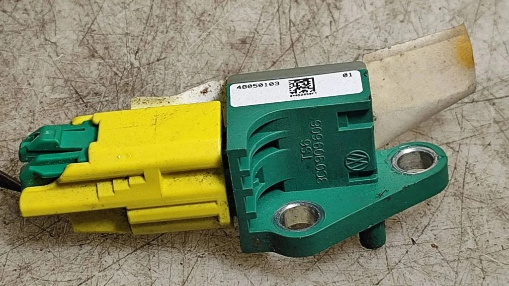 Airbag deployment crash/impact sensor – Volkswagen Passat B6 (2005-2010)
