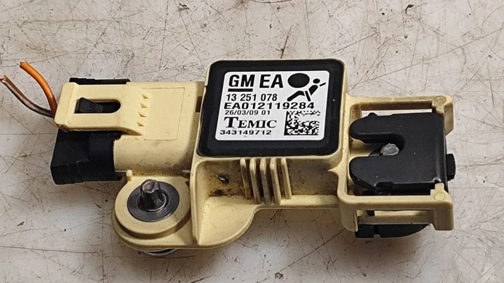 Airbag deployment crash/impact sensor 13251078