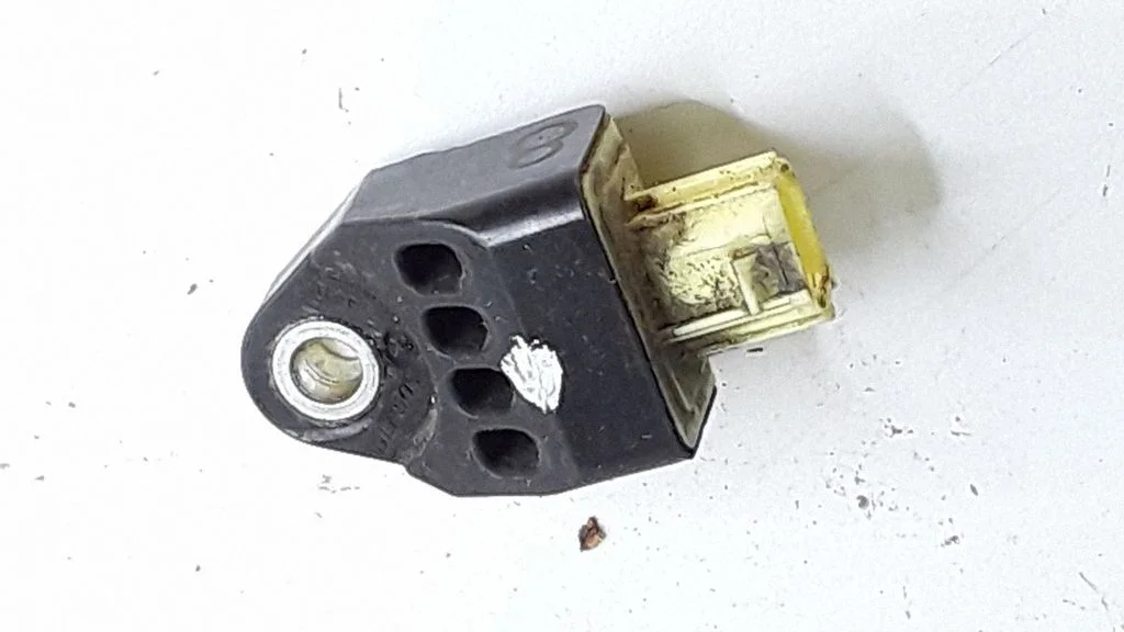 Airbag deployment crash/impact sensor – Subaru Impreza III (2008-2011)