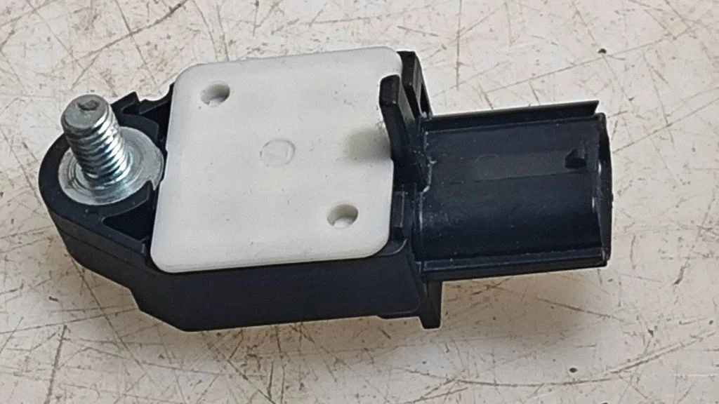 Turvapadja löögiandur 8983102020
