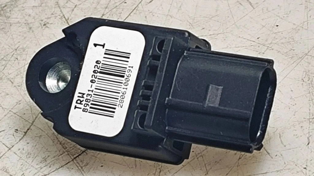 Turvapadja löögiandur 8983102020
