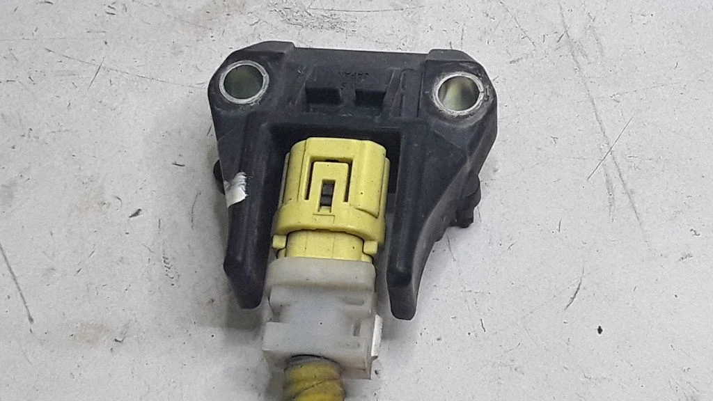 Airbag deployment crash/impact sensor 98231AG000