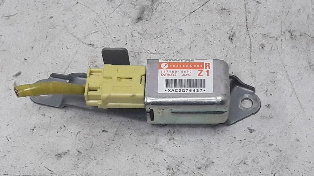 Airbag deployment crash/impact sensor 98236AG000
