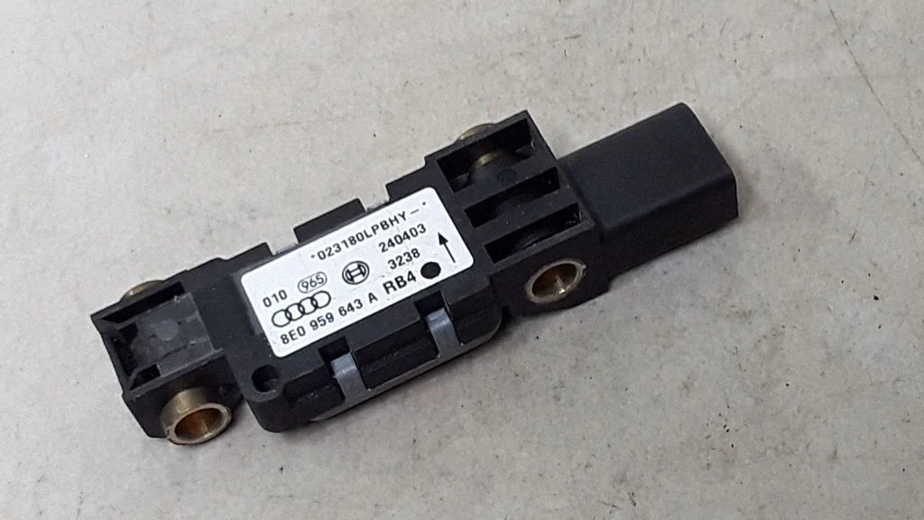 Airbag deployment crash/impact sensor – Audi A4 S4 B6 8E 8H (2001-2005)