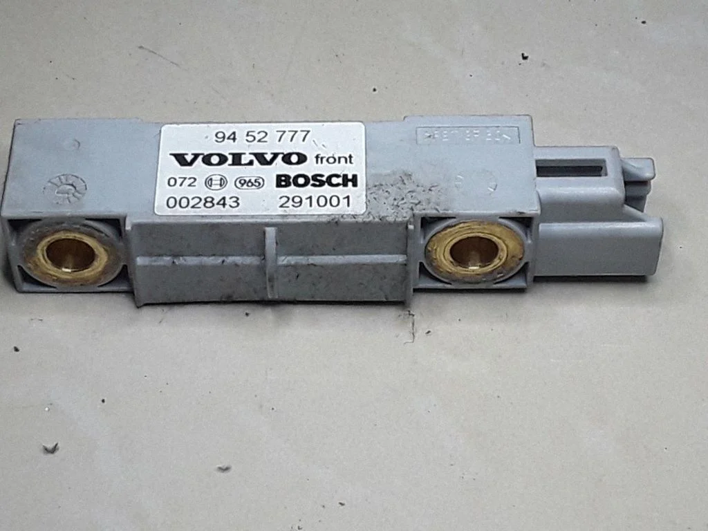 Airbag deployment crash/impact sensor – Volvo S60 (2001-2004)