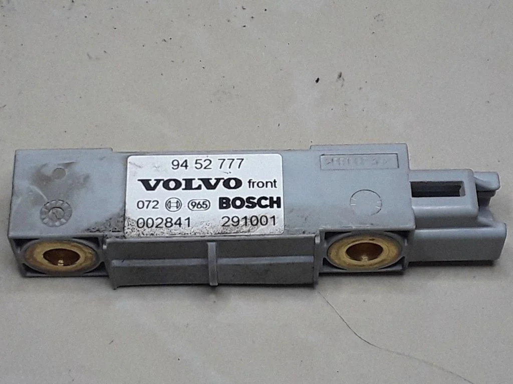 Airbag deployment crash/impact sensor – Volvo S60 (2001-2004)