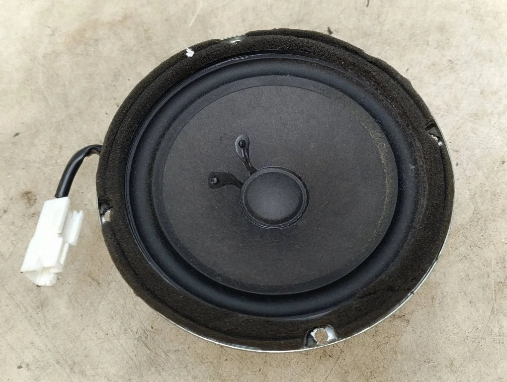 Rear door speaker 963002B000
