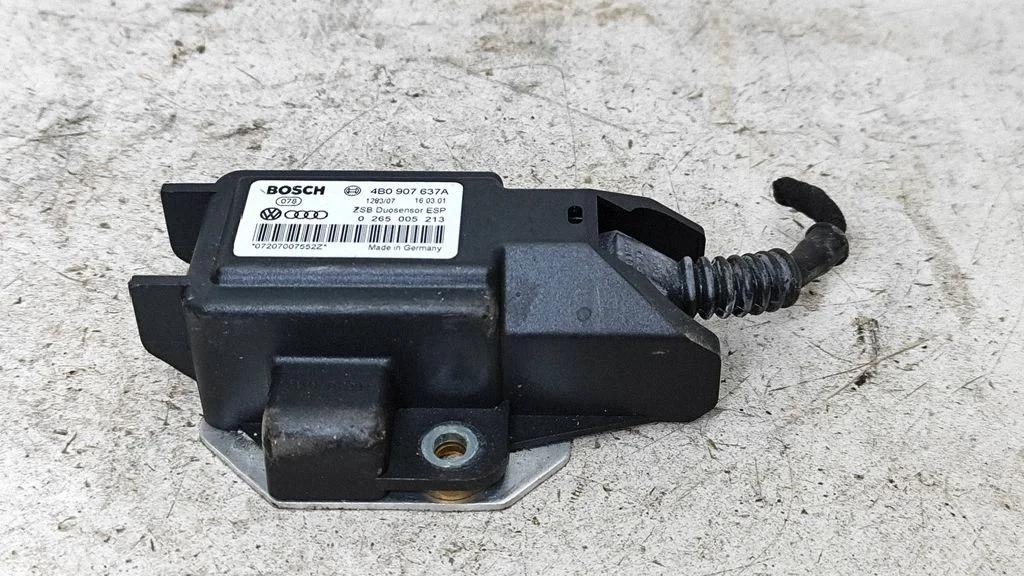 ESP (stabiilsussüsteemi) andur (pöördekiirusandur) – Volkswagen Passat B5.5 (2001-2005)