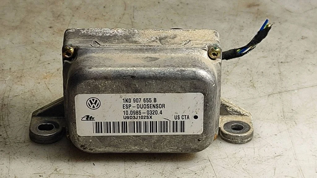 ESP (stabiilsussüsteemi) andur (pöördekiirusandur) – Volkswagen Golf IV (1998-2005)