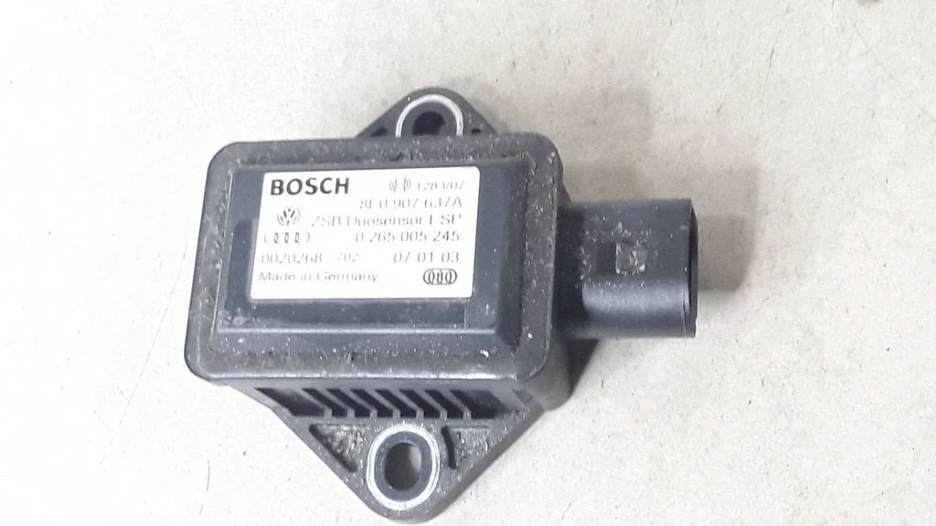 ESP (stabiilsussüsteemi) andur (pöördekiirusandur) – Audi A4 S4 B6 8E 8H (2001-2005)