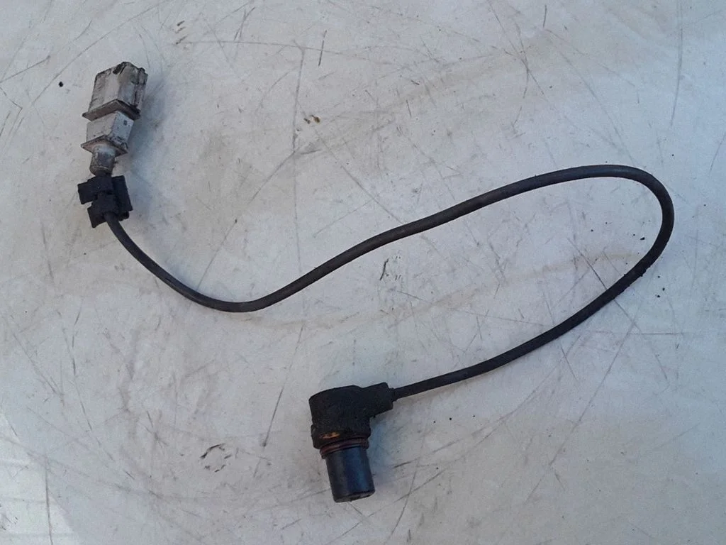 Crankshaft position sensor – Audi A3 S3 8L (1996-2003)