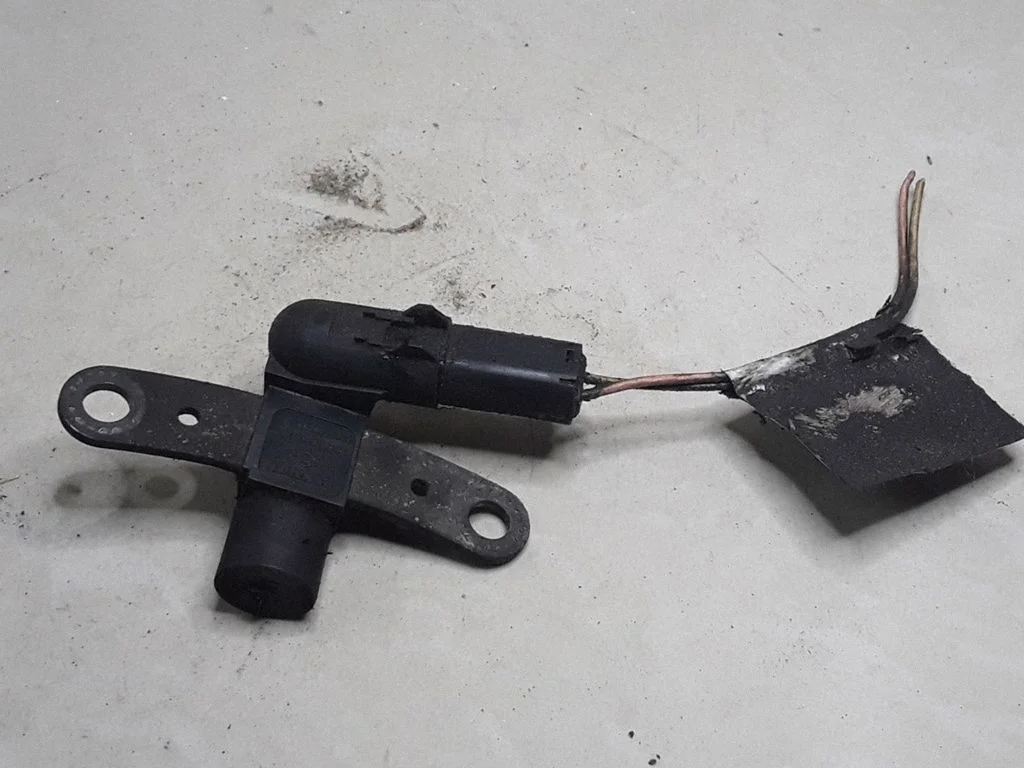 Crankshaft position sensor – Renault Megane II (2002-2005)