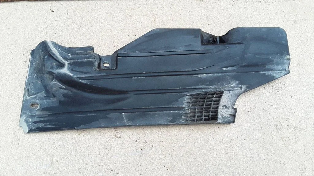 Tagavedrustuse põhjakaitse – Volvo V50 (2004-2007)