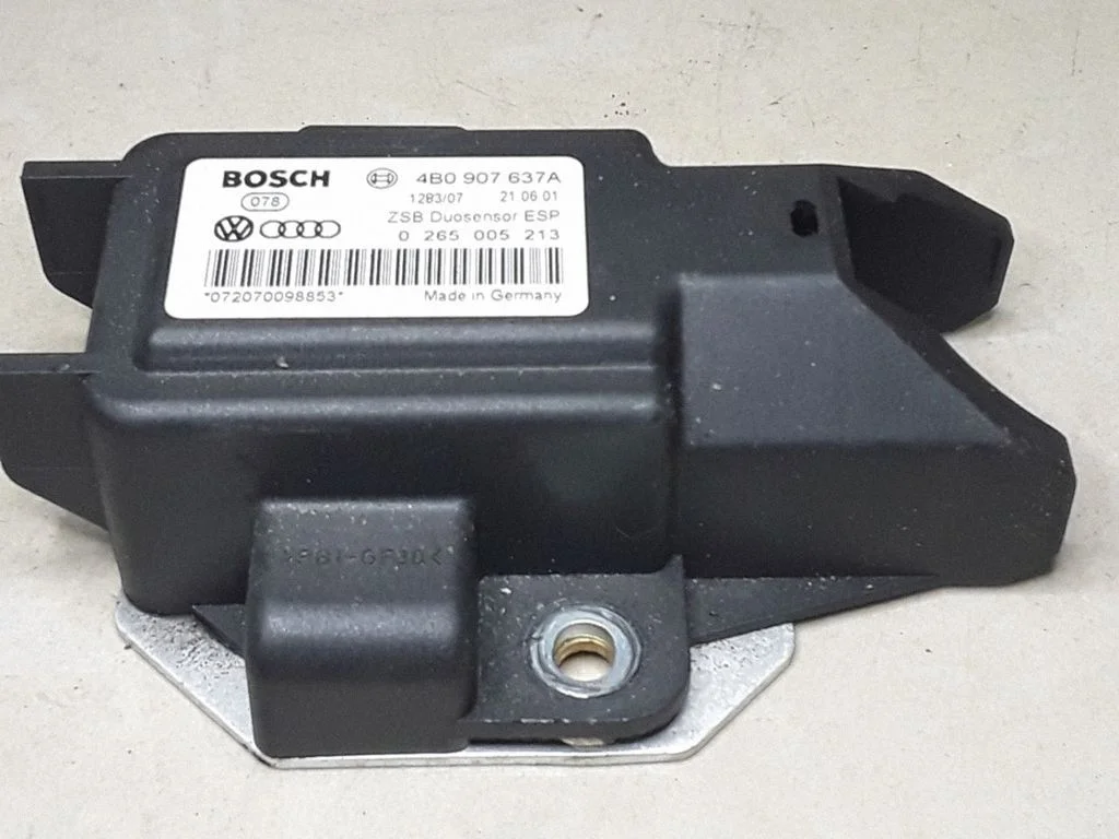ESP (stabiilsussüsteemi) andur (pöördekiirusandur) – Audi A4 S4 B5 8D (1999-2000)